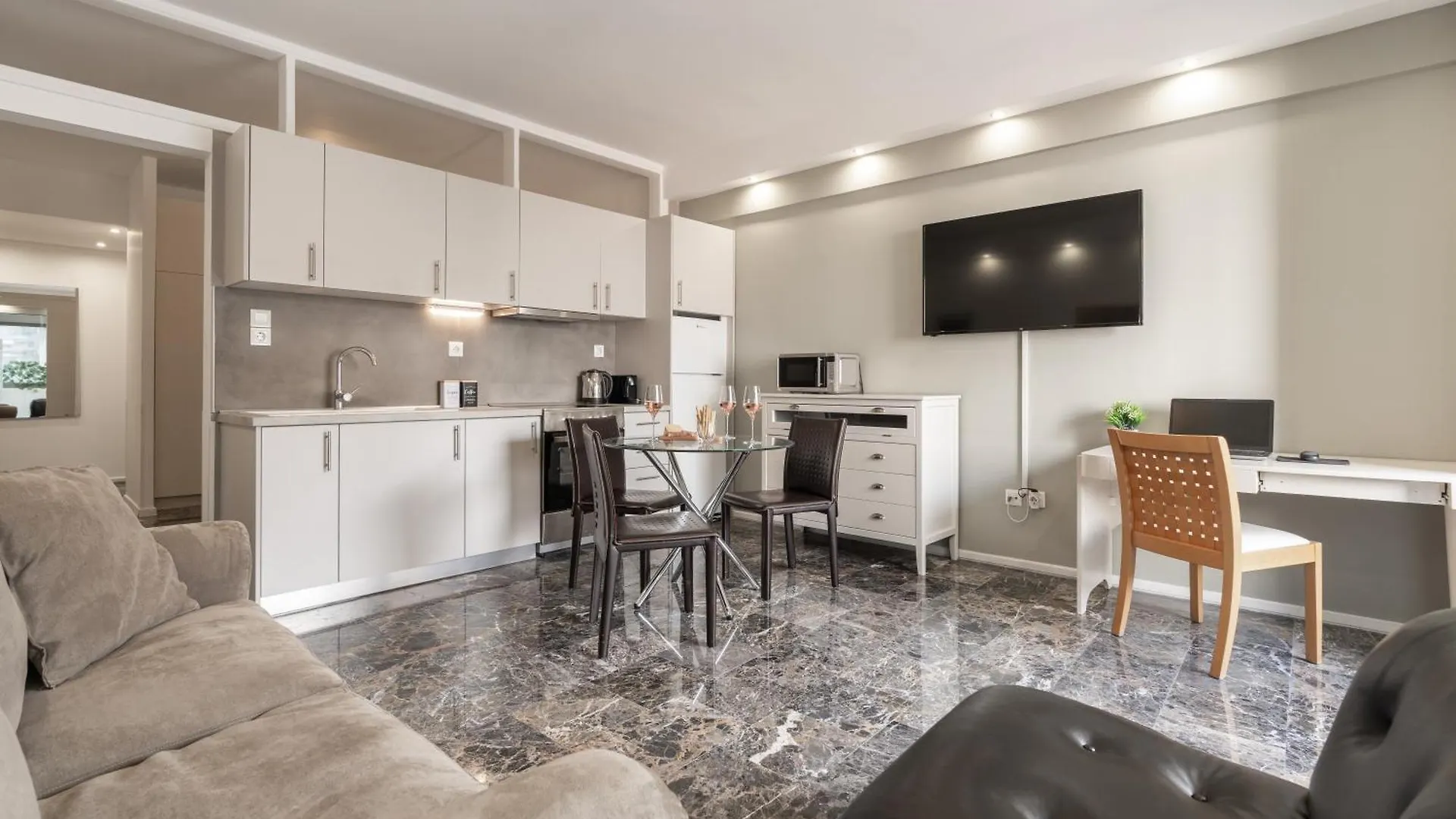 Elegant Suite - Thessaloniki 0*,  Greece