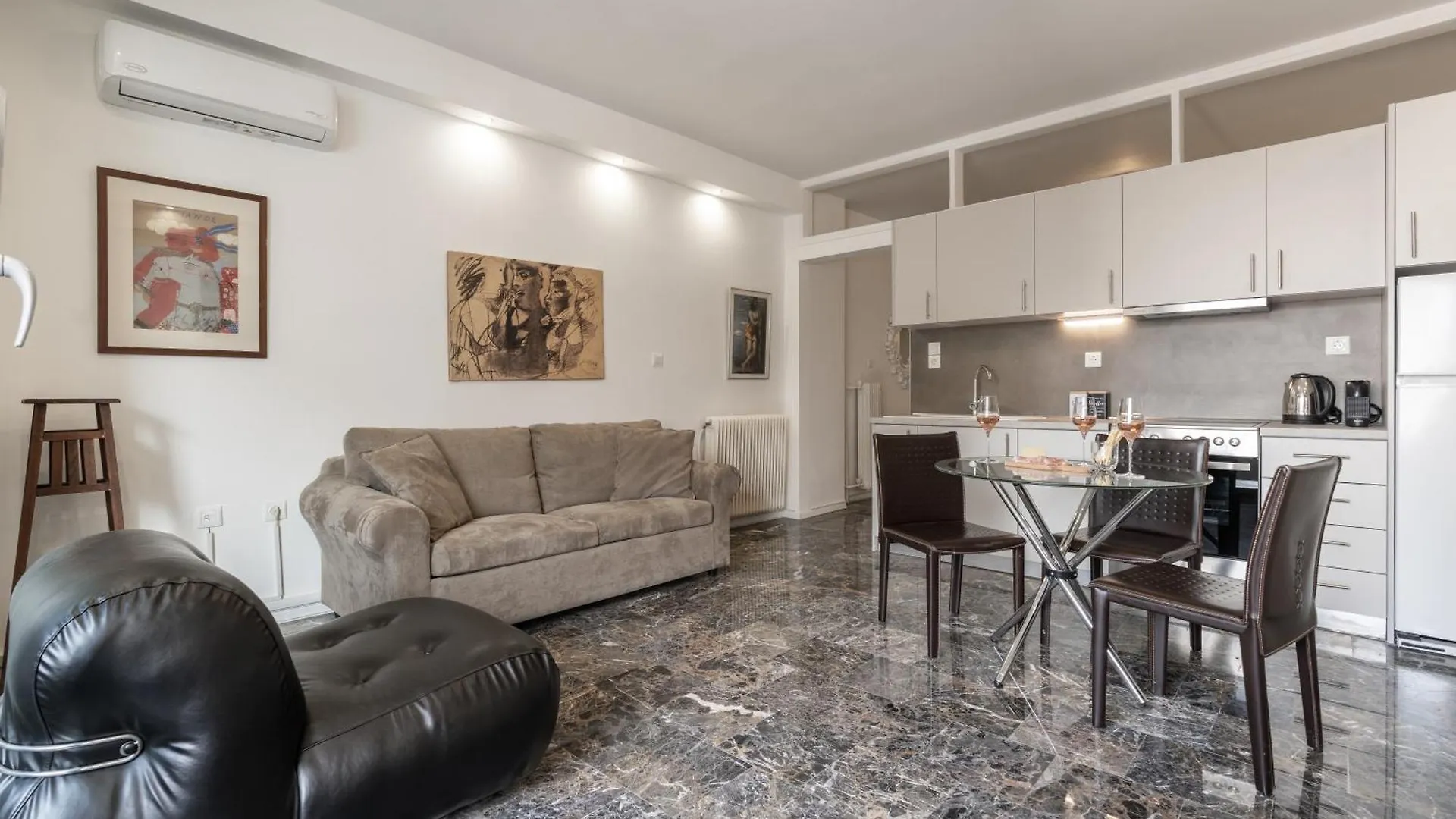 Elegant Suite - Thessaloniki Apartment