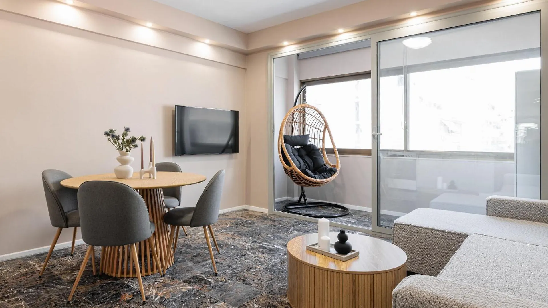 Elegant Suite - Thessaloniki 0*,  Greece
